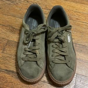 womens puma sneakers